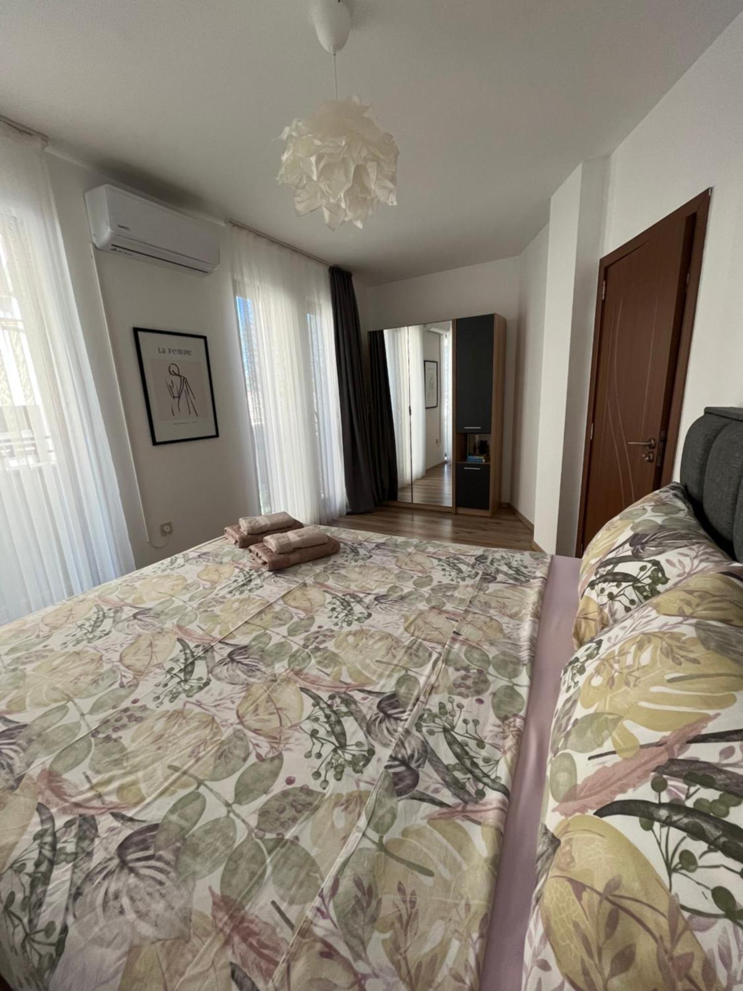 Azzurro premium apartment Burgas Esterno foto