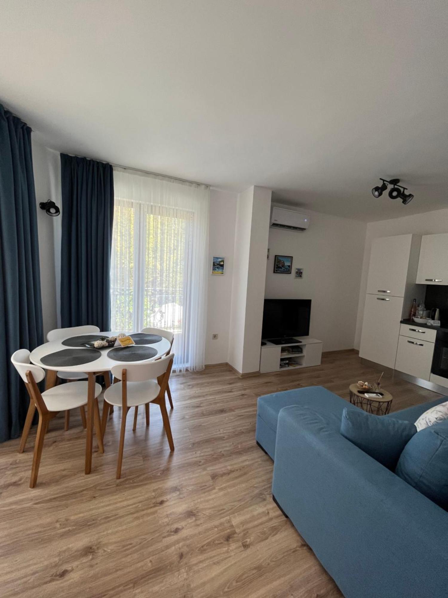 Azzurro premium apartment Burgas Esterno foto